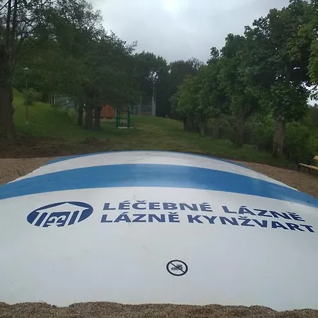 Lazensky Dum Sarka Hotel