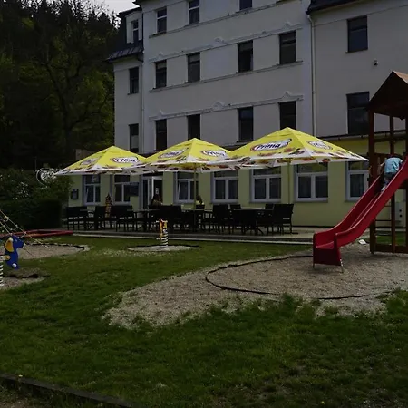 Lazensky Dum Sarka Hotel *